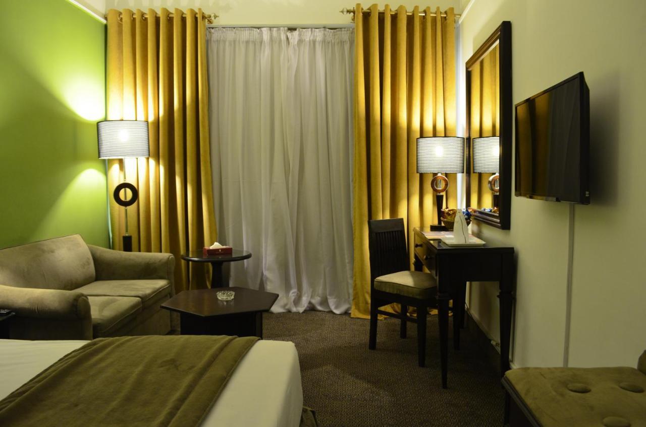Smart Hotel Lahore Ngoại thất bức ảnh