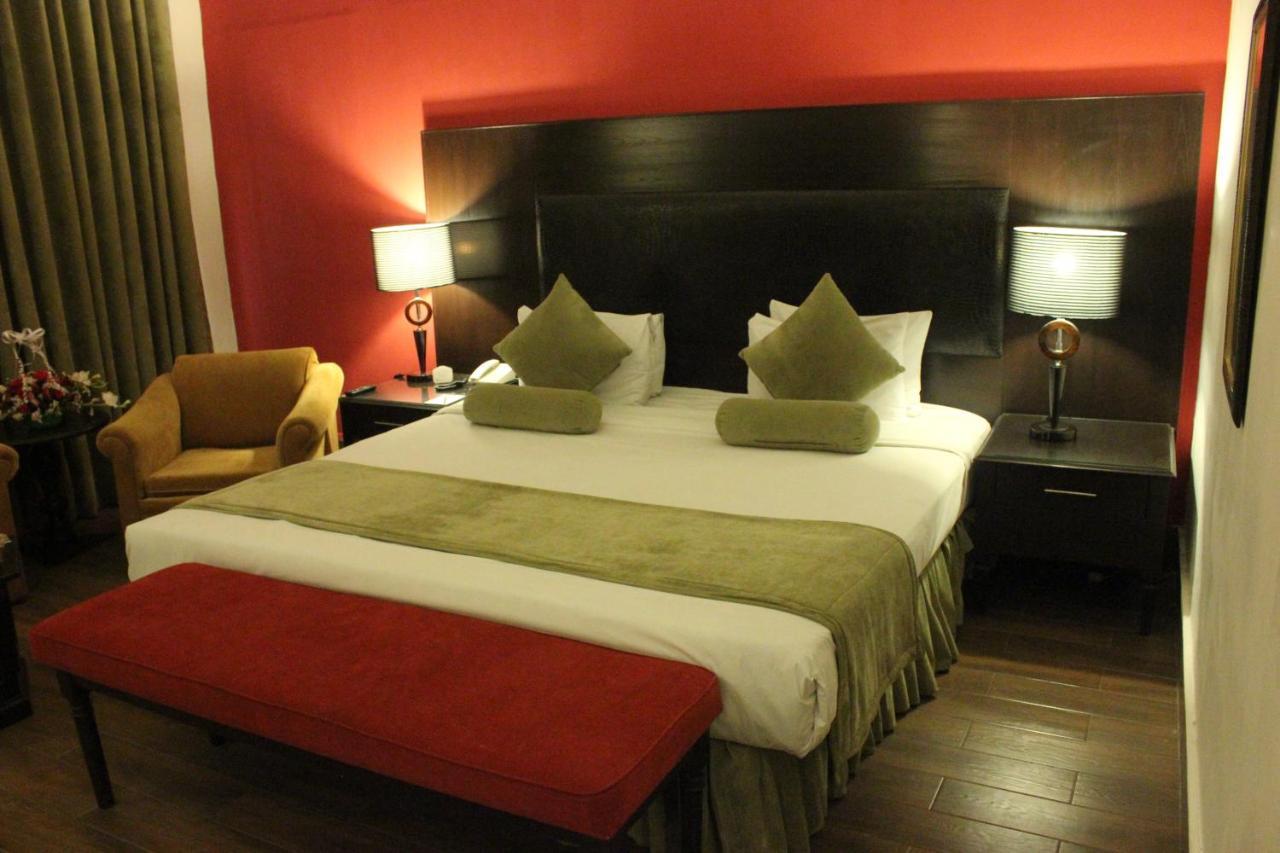 Smart Hotel Lahore Ngoại thất bức ảnh