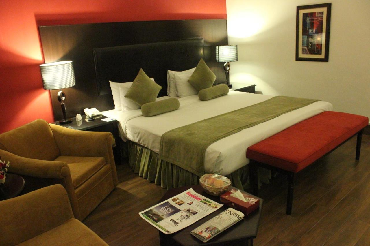 Smart Hotel Lahore Ngoại thất bức ảnh