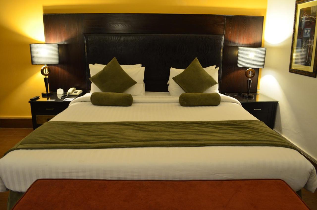 Smart Hotel Lahore Ngoại thất bức ảnh