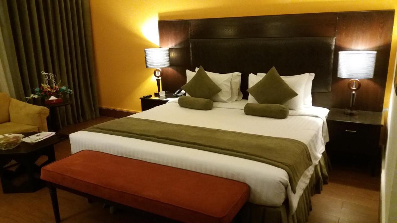 Smart Hotel Lahore Ngoại thất bức ảnh