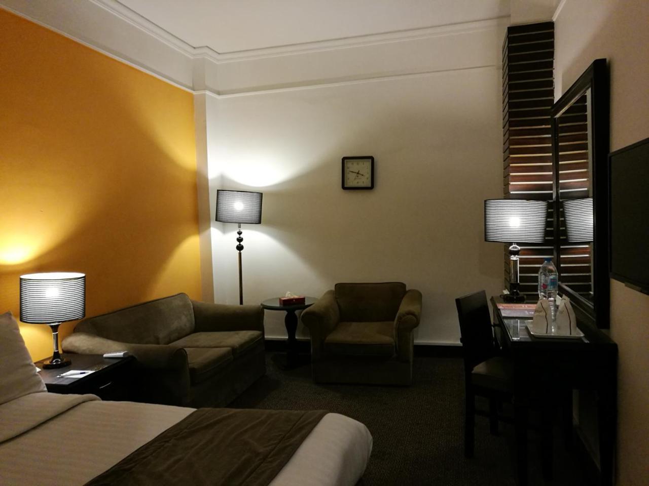 Smart Hotel Lahore Ngoại thất bức ảnh