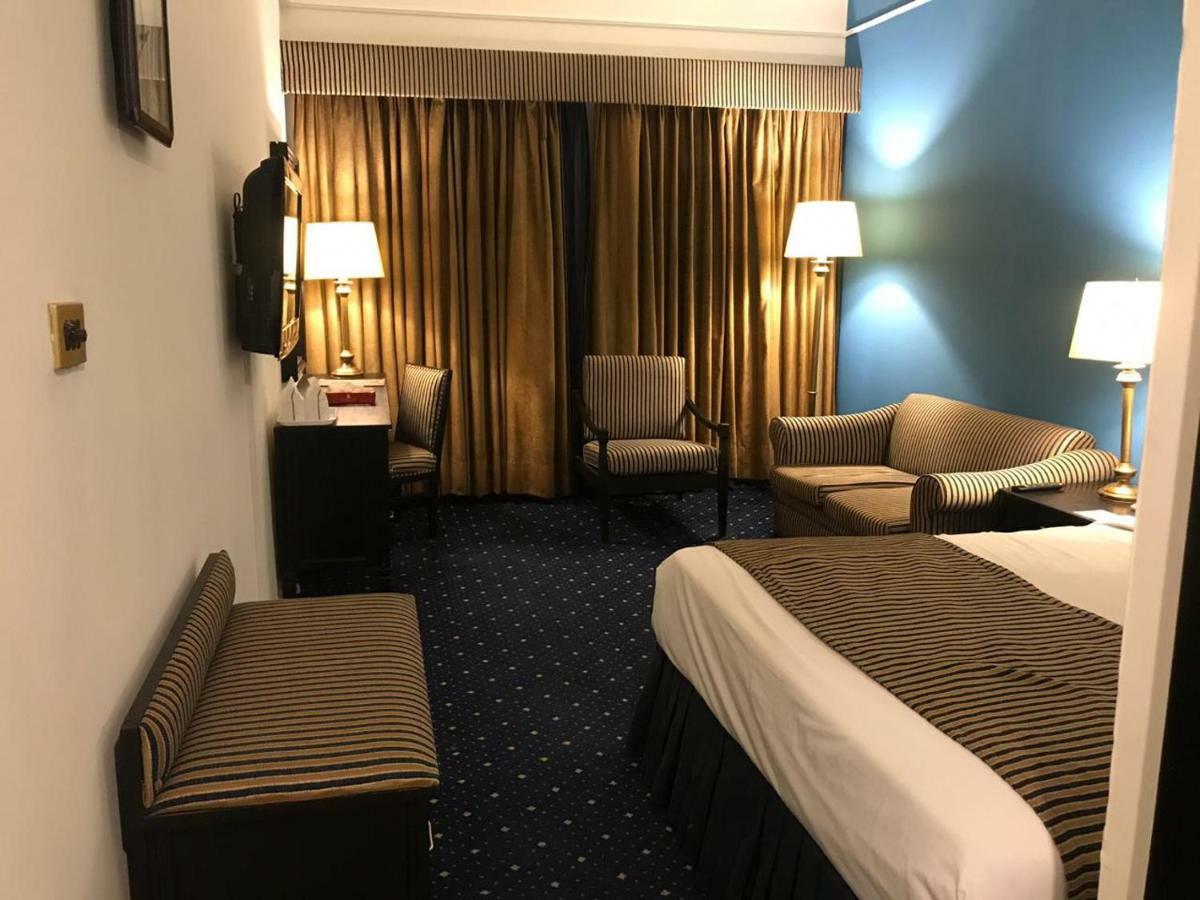 Smart Hotel Lahore Ngoại thất bức ảnh